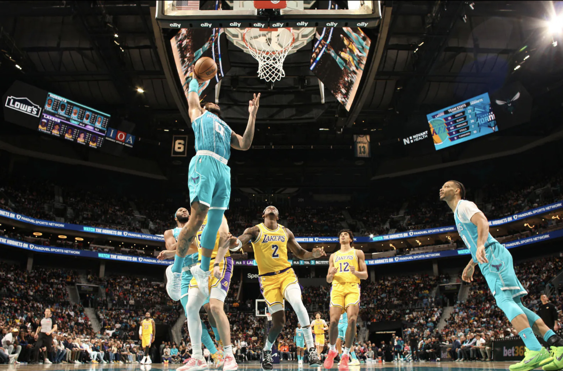 Miles Bridges dunks the ball for Charlotte Hornets against the Lakers